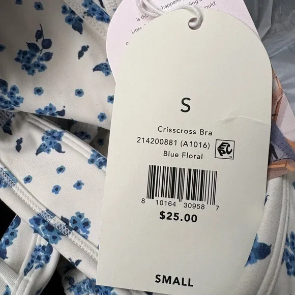 BLOGILATES NWT criss cross sports bra -blue floral -small - Picture 7 of 7